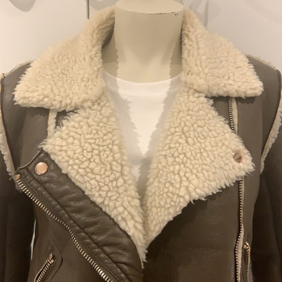 Faux Leather/Sherpa Moto jacket - Picture 3 of 9